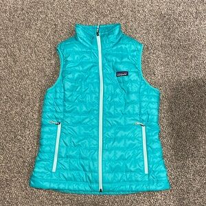 Teal size Medium Patagonia vest.